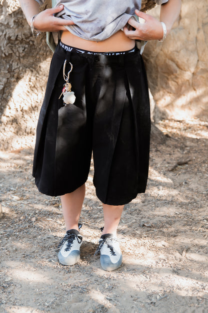 Pleated Climb Shorts Black