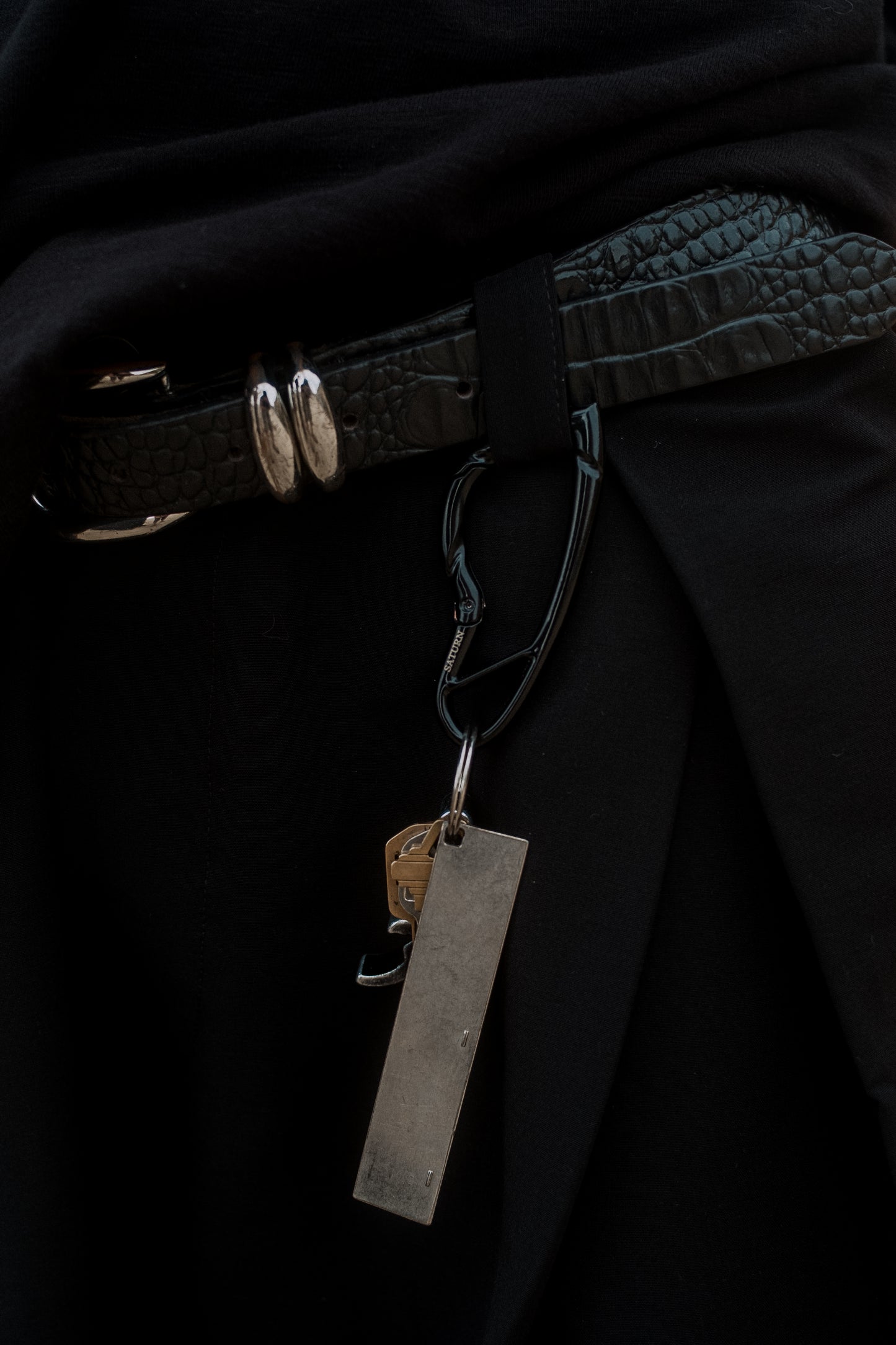 Saturn Carabiner Black